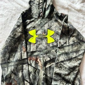 Youth Large Under Armour Hoodie